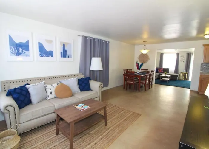 Fenced With Private - Park - 3 Bedroom 2 Ba Holiday home Tucson