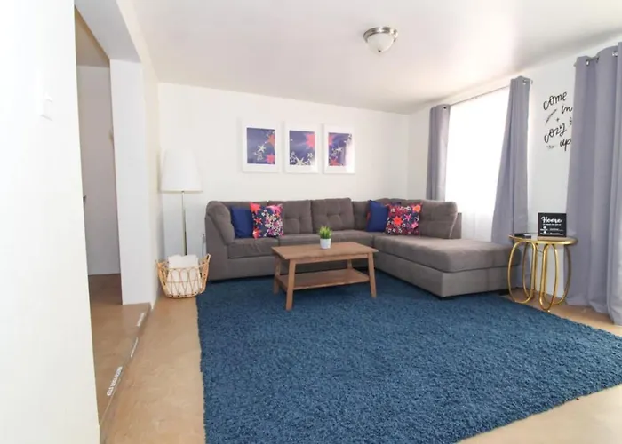Fenced With Private - Park - 3 Bedroom 2 Ba Holiday home Tucson