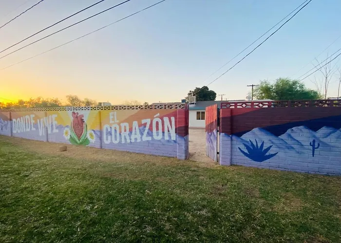 Fenced With Private - Park - 3 Bedroom 2 Ba * Tucson