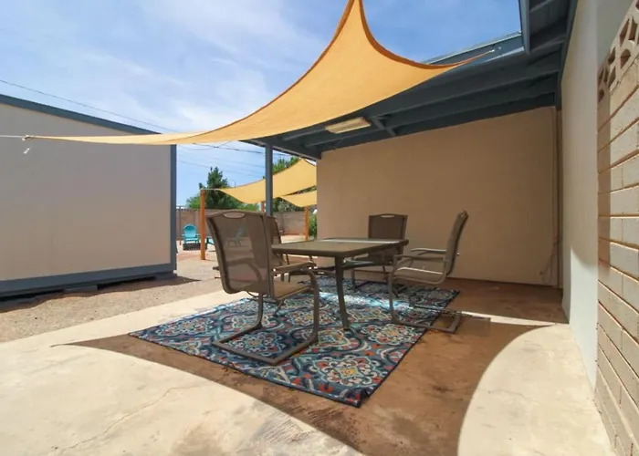 Fenced With Private - Park - 3 Bedroom 2 Ba Holiday home