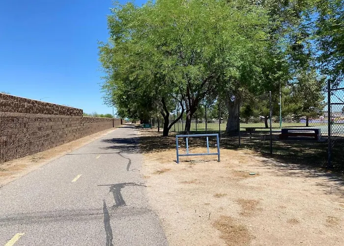Fenced With Private - Park - 3 Bedroom 2 Ba * Tucson