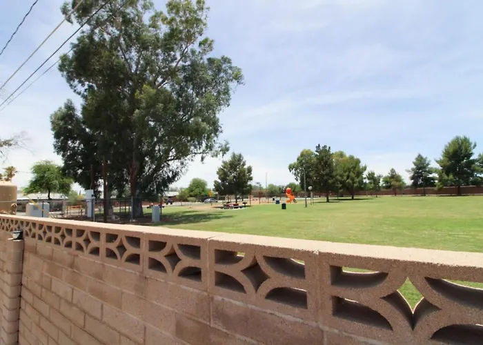 Fenced With Private - Park - 3 Bedroom 2 Ba Holiday home Tucson